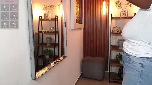 Coral Lise online show from 12/19/25, 11:17