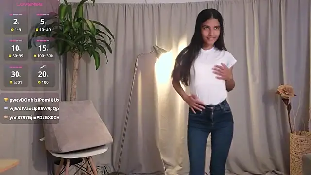 YuliethPetite online show from 02/25/26, 11:09