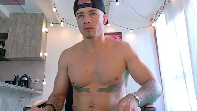 Ryannblue07 online show from 10/04/25, 08:18