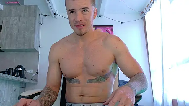 Ryannblue07 online show from 10/05/25, 07:23