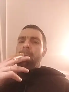 Snapshot of MaksDzubaV chatting on 03/03/26, 06:58 MaksDzubaV online show from 03/03/26, 06:58