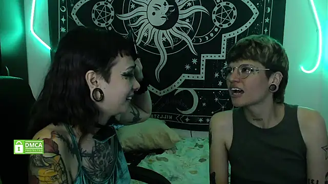 lovelockedlips online show from 03/18/25, 05:52