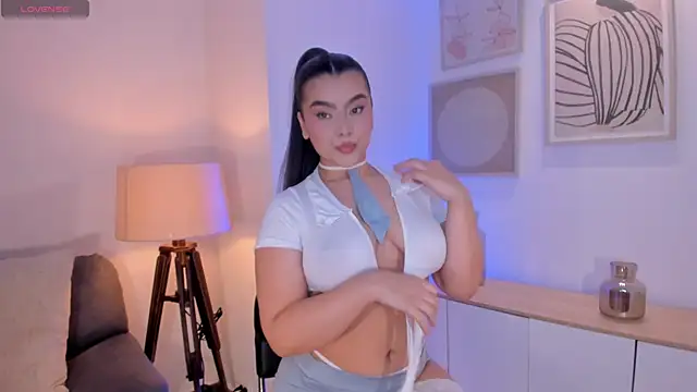 Snapshot of CandaseRussell chatting on 04/22/26, 02:47 CandaseRussell online show from 04/22/26, 02:47