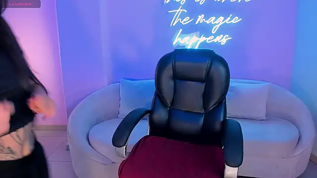 LarisaSmirnov online show from 10/15/25, 04:34