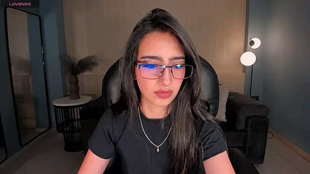 LarisaSmirnov online show from 10/18/25, 05:10