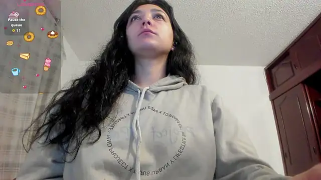 Snapshot of xx_chloesex chatting on 02/01/26, 12:53 xx chloesex online show from 02/01/26, 12:53