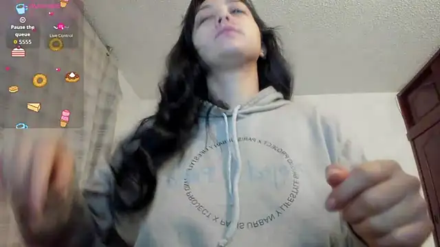 Snapshot of xx_chloesex chatting on 02/01/26, 11:36 xx chloesex online show from 02/01/26, 11:36