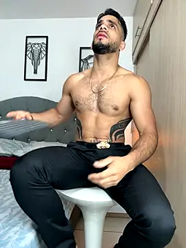 Snapshot of Maximiliano_ford chatting on 09/28/25, 10:42 Maximiliano ford online show from 09/28/25, 10:42