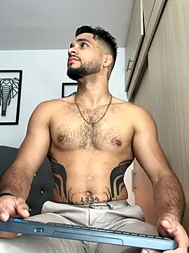 Snapshot of Maximiliano_ford chatting on 10/31/25, 09:10 Maximiliano ford online show from 10/31/25, 09:10