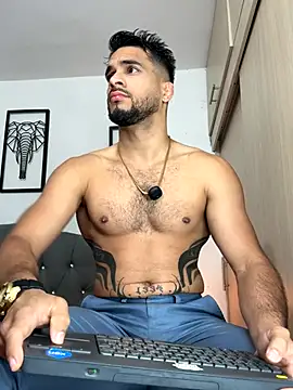 Snapshot of Maximiliano_ford chatting on 11/21/25, 10:25 Maximiliano ford online show from 11/21/25, 10:25