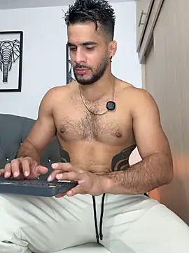 Snapshot of Maximiliano_ford chatting on 01/06/26, 10:45 Maximiliano ford online show from 01/06/26, 10:45