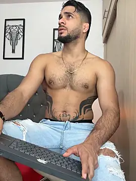 Snapshot of Maximiliano_ford chatting on 02/17/26, 04:35 Maximiliano ford online show from 02/17/26, 04:35