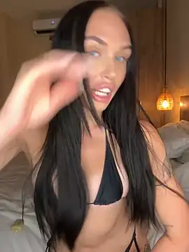 Snapshot of darcy_daniels chatting on 03/19/25, 04:03 darcy daniels online show from 03/19/25, 04:03