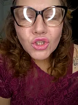 veludolunar online show from 10/28/25, 09:39