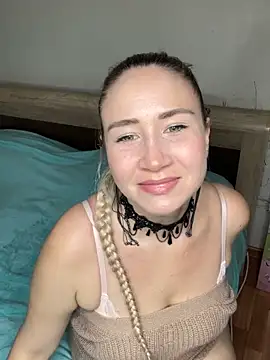 Snapshot of Nikusia chatting on 03/22/25, 10:39 Nikusia online show from 03/22/25, 10:39