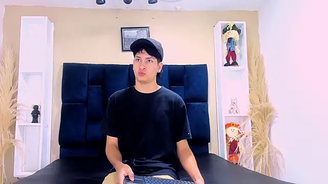 Jhojan twink online show from 10/01/25, 12:00