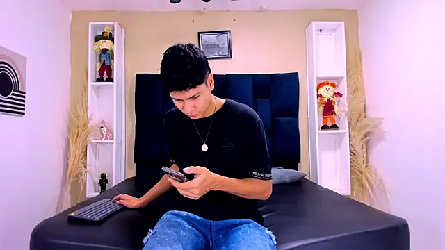 Jhojan twink online show from 10/17/25, 12:52