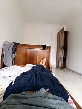 Snapshot of Viktoriya001 chatting on 03/21/25, 09:23 Viktoriya001 online show from 03/21/25, 09:23