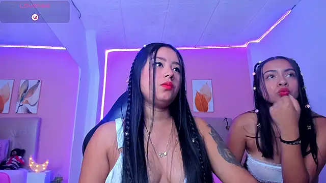 Snapshot of Molly_h0t chatting on 11/15/25, 01:40 Molly h0t online show from 11/15/25, 01:40