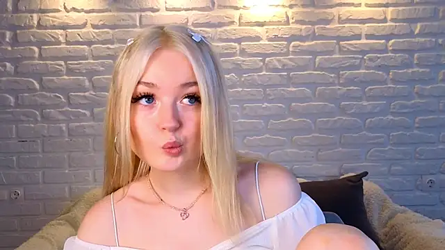 minigirl online show from 03/15/25, 07:20