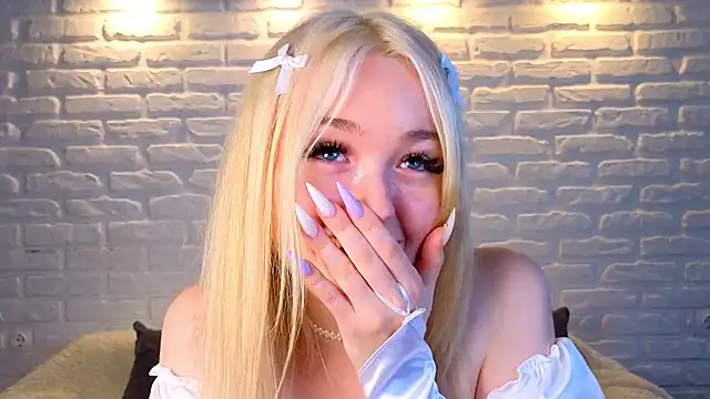 minigirl online show from 03/16/25, 07:15