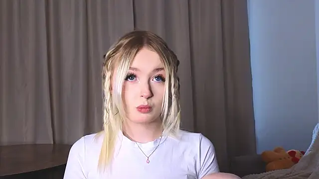 minigirl online show from 02/04/26, 05:02