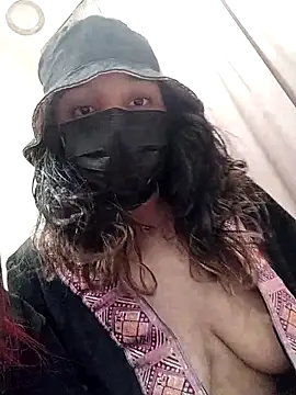 Snapshot of So8nan chatting on 03/16/25, 12:01 So8nan online show from 03/16/25, 12:01