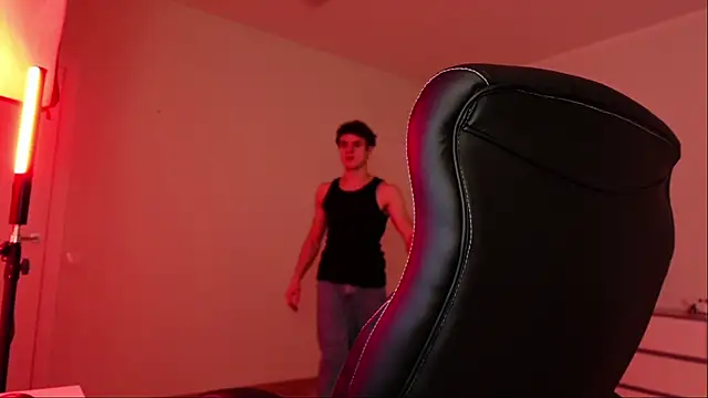 Snapshot of Brad_Holloway chatting on 11/09/25, 08:18 Brad Holloway online show from 11/09/25, 08:18