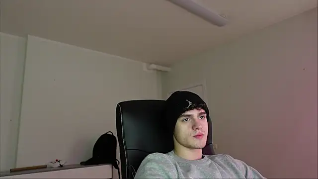 Snapshot of Brad_Holloway chatting on 11/16/25, 08:14 Brad Holloway online show from 11/16/25, 08:14