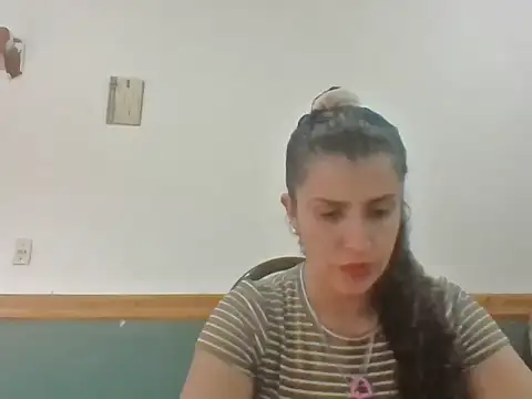 Snapshot of Charlotte0000 chatting on 10/02/25, 02:02 Charlotte0000 online show from 10/02/25, 02:02