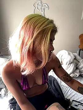 Harley cams online show from 10/14/25, 04:52