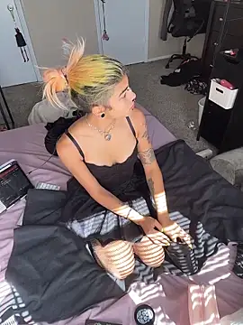 Harley cams online show from 10/31/25, 04:08