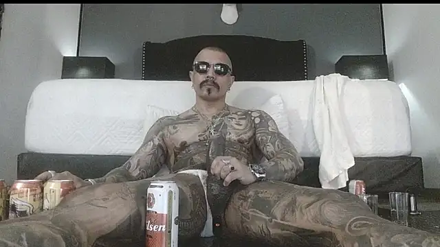 danilog515 online show from 10/29/25, 03:20