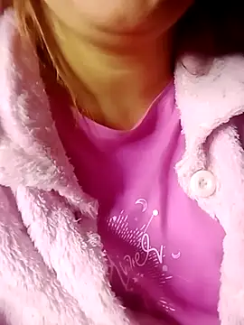 Snapshot of Maya-Moon chatting on 01/14/26, 02:39 Maya-Moon online show from 01/14/26, 02:39