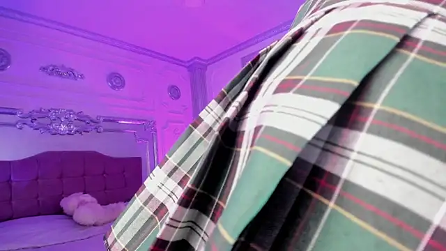 KatianPierce online show from 09/17/25, 07:48