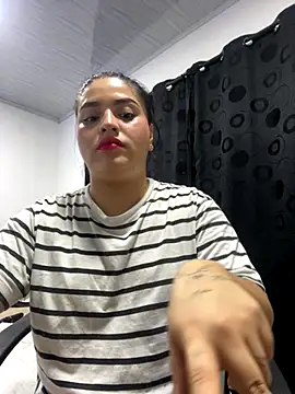 pareja curiosa19 online show from 11/30/25, 02:26