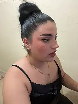 pareja curiosa19 online show from 05/08/26, 11:21