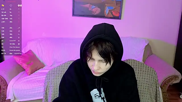 Snapshot of Tara_Lawson chatting on 09/13/25, 06:08 Tara Lawson online show from 09/13/25, 06:08