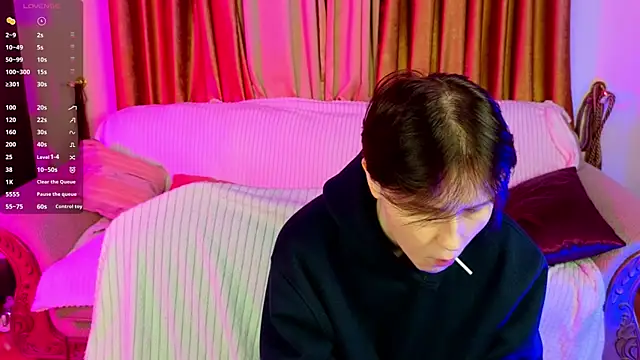 Snapshot of Tara_Lawson chatting on 09/27/25, 06:46 Tara Lawson online show from 09/27/25, 06:46