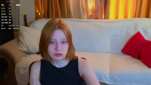 Snapshot of Tara_Lawson chatting on 10/02/25, 11:06 Tara Lawson online show from 10/02/25, 11:06