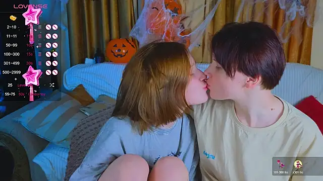 Snapshot of Tara_Lawson chatting on 10/17/25, 11:13 Tara Lawson online show from 10/17/25, 11:13