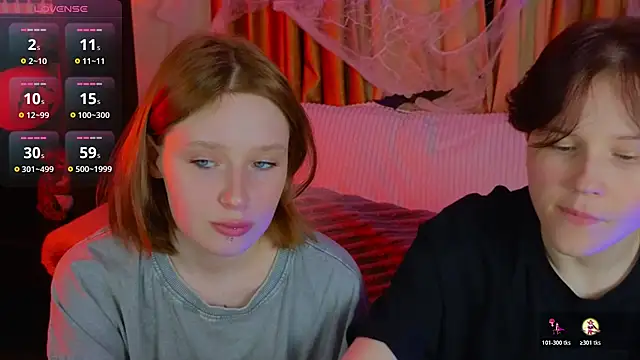 Snapshot of Tara_Lawson chatting on 10/27/25, 07:07 Tara Lawson online show from 10/27/25, 07:07