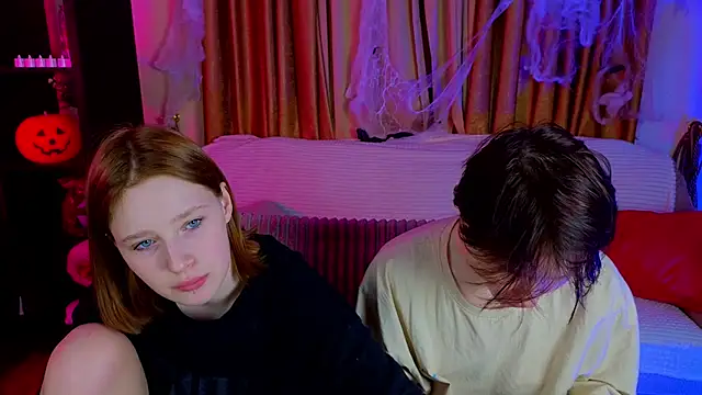 Snapshot of Tara_Lawson chatting on 10/29/25, 07:04 Tara Lawson online show from 10/29/25, 07:04