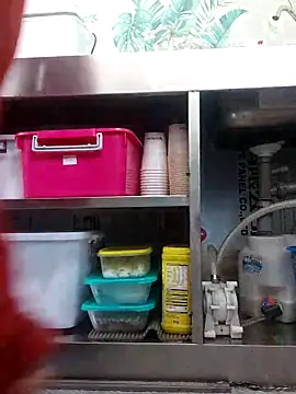 Snapshot of emiliemilf chatting on 10/17/25, 05:37 emiliemilf online show from 10/17/25, 05:37