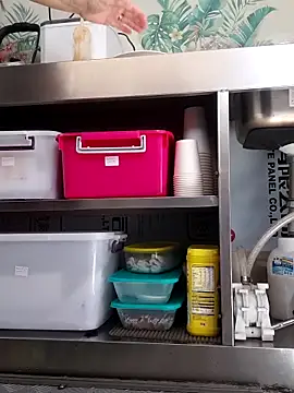 Snapshot of emiliemilf chatting on 10/23/25, 08:18 emiliemilf online show from 10/23/25, 08:18