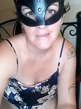 Snapshot of emiliemilf chatting on 11/11/25, 07:52 emiliemilf online show from 11/11/25, 07:52