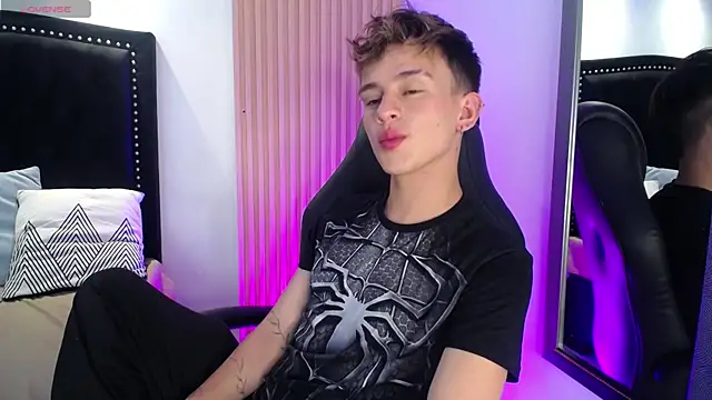 LiamWildx20 online show from 04/15/26, 04:30