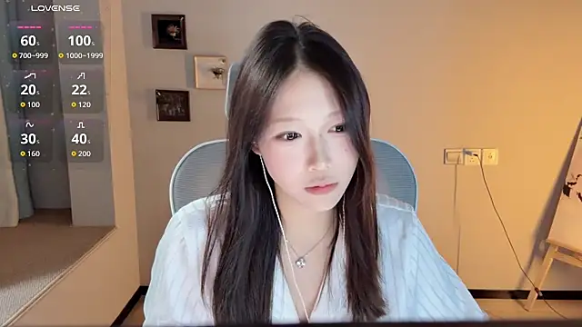 Snapshot of -monica-tina- chatting on 07/08/26, 10:20 -monica-tina- online show from 07/08/26, 10:20
