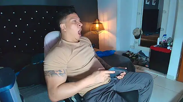 ethan dalton  online show from 12/15/25, 03:44