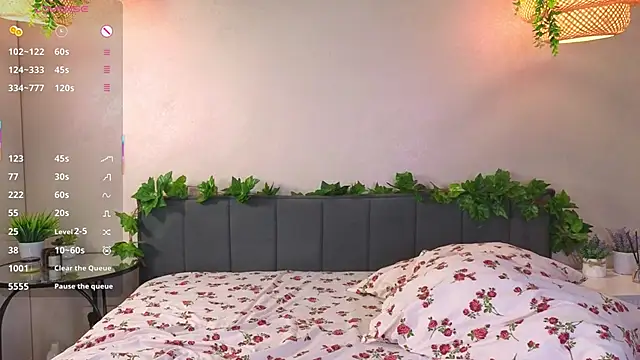 ConstanceHelms online show from 11/30/25, 05:22